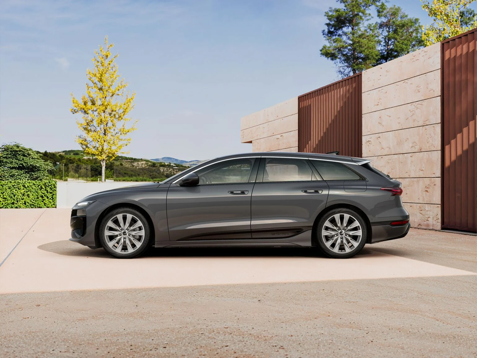 Audi A6 E Tron von der Seite