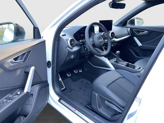 Q2 TDI innen