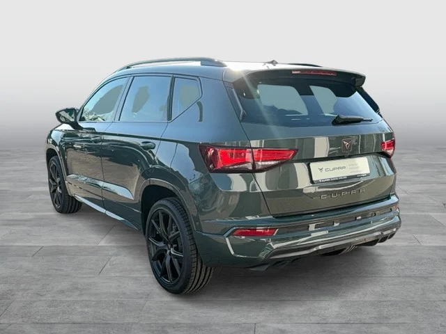 Cupra Ateca in Dark Forest Grün von Hinten
