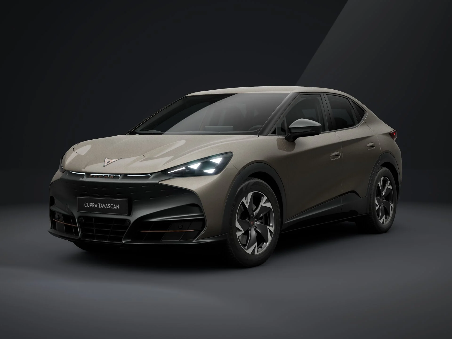 Cupra Tavascan in Atacama Desert Metallic von Vorn