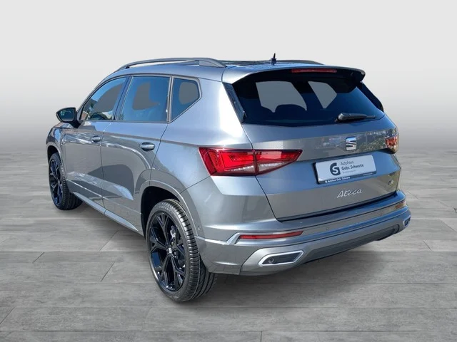 Seat Ateca in Grau von Hinten