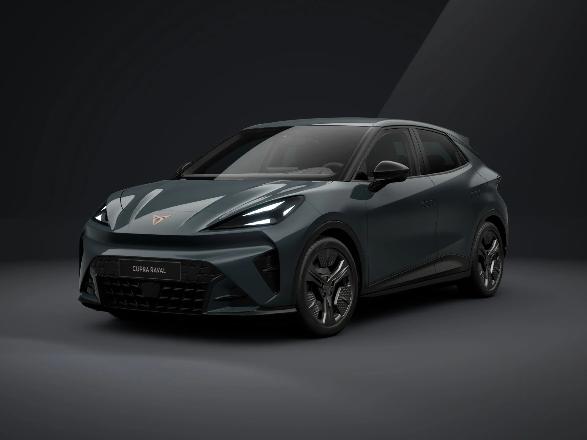 32374760 CUPRA Raval Endurance Front