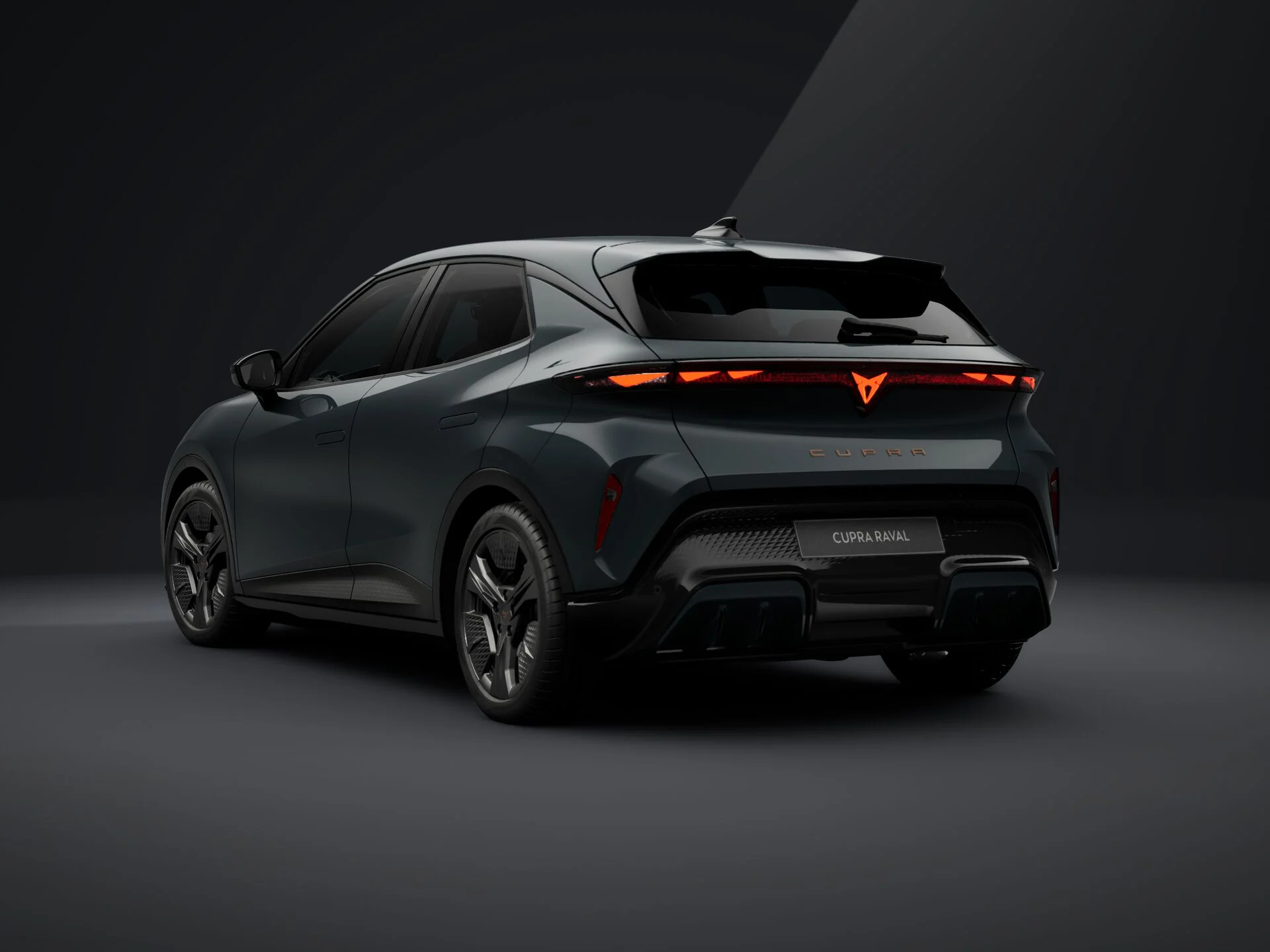 32374760 CUPRA Raval Endurance Heck