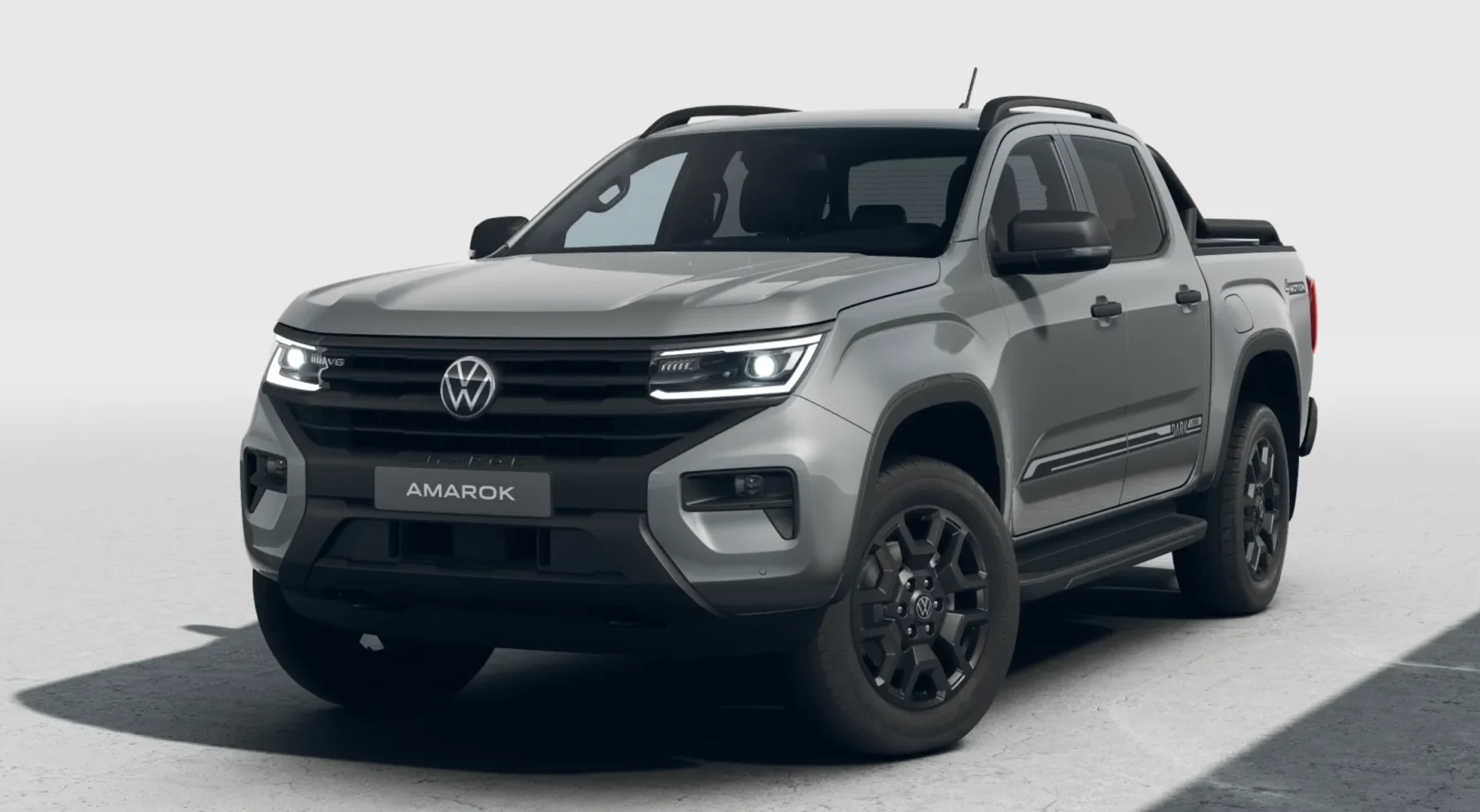 3521402A0Q Amarok Dark Label 299,99€ Front